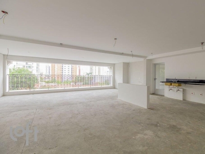 Apartamento à venda em Vila Mariana com 210 m², 3 quartos, 3 suítes, 3 vagas