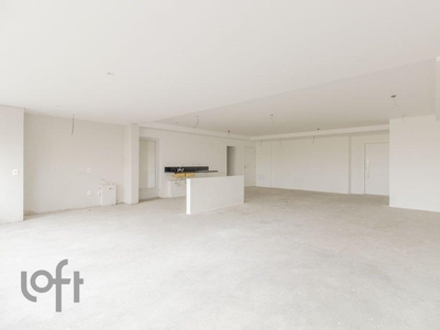 Apartamento à venda em Vila Mariana com 210 m², 3 quartos, 3 suítes, 3 vagas