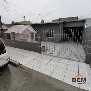 Casa com 3 dormitórios para alugar, 200 m² por R$ 2.869/mês - São Vicente - Itajaí/SC