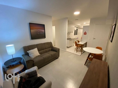 Apartamento à venda em Recreio dos Bandeirantes com 43 m², 2 quartos, 1 vaga