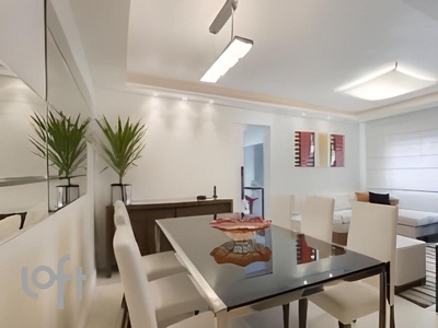 Apartamento à venda em Vila Olímpia com 85 m², 2 quartos, 1 suíte, 2 vagas