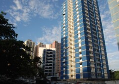 Apartamento venda na Pituba Júlio Cesar, 3/4 andar alto vista mar, reformado.