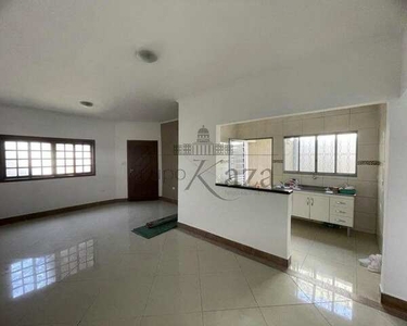 Casa - Parque dos Sinos - Jacareí - 3 Dormitórios - 108m²