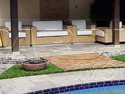 Casa em condomínio, com splits, churrasqueira, piscina, jardim, na Praia do Lázaro em Ubat