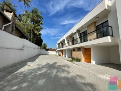 Casa em condomínio fechado com 3 quartos à venda na rua alberto bornschein, 0, glória, joinville por r$ 670.950