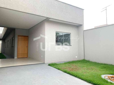 Casa com 3 quartos à venda no bairro Parque Trindade, 180m²