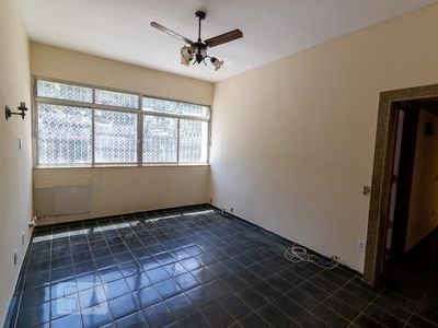 APARTAMENTO no 3º andar com 2 dormitórios