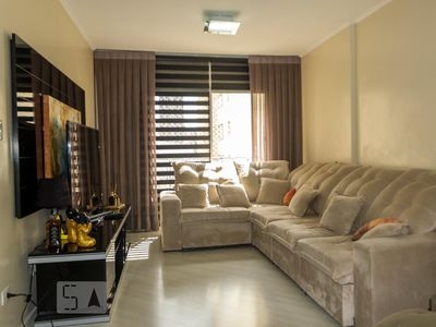 APARTAMENTO no 6º andar com 3 dormitórios e 1 garagem