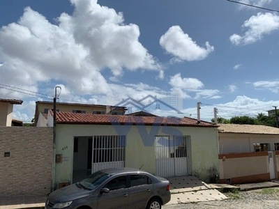 Casa Bairro Capim Macio no Conj. Mirassol, área Const. aprox. 200m2 área construída.