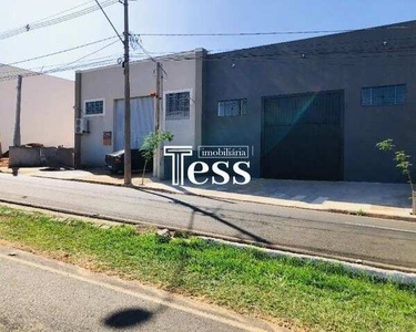 Salão para Locação / Alugar 255m² com mezanino banheiros com acessibilidade bairro amoras