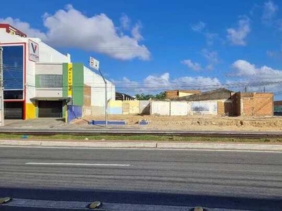 Aluga-se Terreno na Avenida Augusto Franco