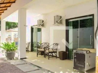 Casa para aluguel no Condomínio Praia dos Passarinhos com 640m² com 6 Qtos e Piscina