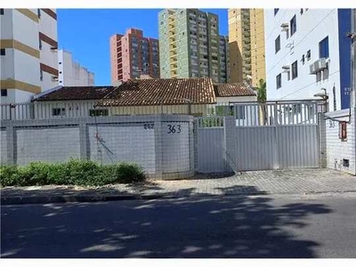 Casa para locação com 3 pavimentos e 3 suítes