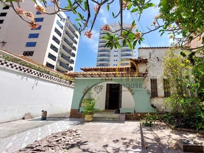 Casa térrea para locação na Vila Mariana, 2 quartos, 1 suíte, 6 vagas de garagem, 180m²