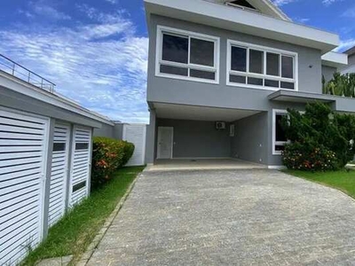 Casa tríplex medindo 623m2 com 5 suítes no Alphaville - Barra da Tijuca