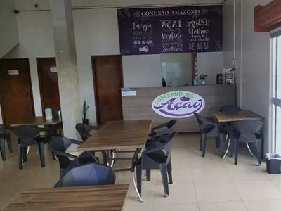 Loja de açaí em funcionamento