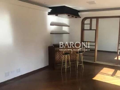 Ótimo apartamento à venda no Campo Belo! Amplo, ensolarado, piso em madeira, 220m² úteis