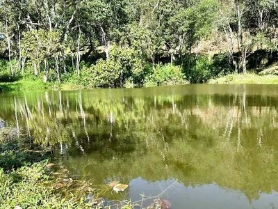 Terrenos em condominio de chácaras em Igaratá com lindo lago para pesca esportiva
