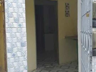 Vende-se Casa 1/4 - Tipo Villa - Próximo ao final de linha do Abaeté