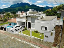 Casa à venda no bairro Jaraguá Esquerdo em Jaraguá do Sul