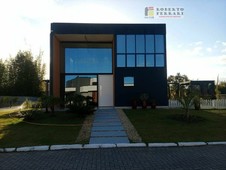 Casa em condomínio à venda no bairro Araçatuba em Imbituba