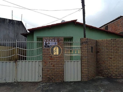 Casa à venda no bairro Monte Castelo em Parnamirim