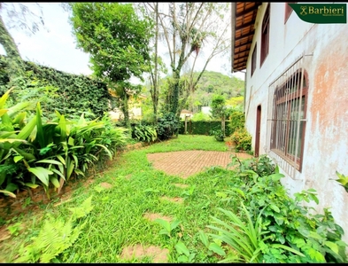 Casa no Bairro Ribeirão Fresco em Blumenau com 4 Dormitórios (1 suíte) e 308.64 m²