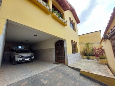 Casa em Brasil Industrial (Barreiro), Belo Horizonte/MG de 10m² 3 quartos à venda por R$ 798.000,00
