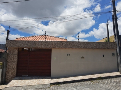 Casa em Cidade Alta, Caruaru/PE de 200m² 2 quartos à venda por R$ 369.000,00