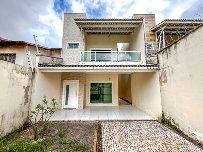 Casa em Edson Queiroz, Fortaleza/CE de 171m² 3 quartos para locação R$ 3.200,00/mes