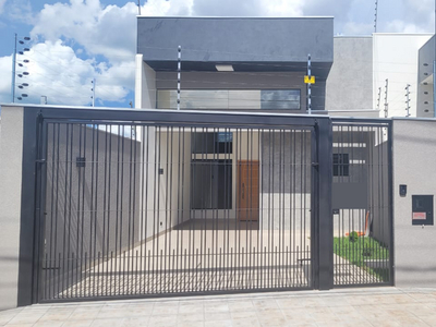 Casa em Jardim Monte Rei, Maringá/PR de 116m² 3 quartos à venda por R$ 649.000,00