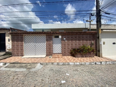 Casa em Rendeiras, Caruaru/PE de 200m² 4 quartos à venda por R$ 339.000,00