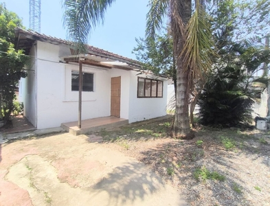 Casa em Vila Margarida, São Vicente/SP de 224m² 2 quartos à venda por R$ 379.000,00 ou para locação R$ 2.000,00/mes