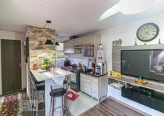 APARTAMENTO no 3º andar com 2 dormitórios e 1 garagem