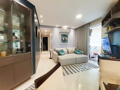 Apartamento em Residencial do Lago, Londrina/PR de 72m² 3 quartos à venda por R$ 559.000,00 ou para locação R$ 2.890,00/mes
