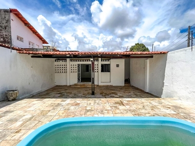 Casa em Edson Queiroz, Fortaleza/CE de 240m² 2 quartos para locação R$ 2.900,00/mes