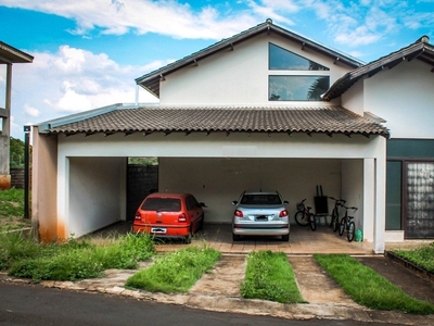 Casa em Jardim Itatiaia 2, Londrina/PR de 254m² 3 quartos à venda por R$ 689.000,00 ou para locação R$ 2.900,00/mes