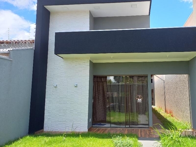 Casa Térrea com 3 Quartos à Venda por R$ 450.000