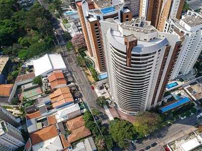 3 dormitórios, 3 suíte, 6 banheiro, 4 vagas na garagem, 439M² de Área Construída