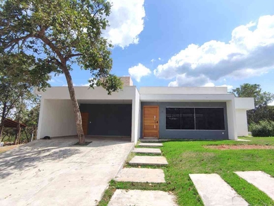 Casa em Condomínio com 4 quartos à venda no bairro Condominio Estancia da Cachoeira, 840m²