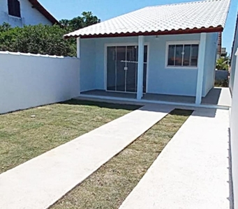 Maricá,Imóvel Bem Localizado No Bairro, Acesso A Pé A Praia.