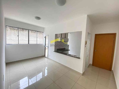 Apartamento com 2 quartos para alugar no bairro Estoril, 100m²