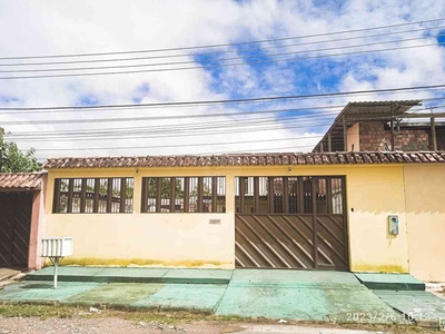 Casa com 4 quartos à venda no bairro Cidade Nova, 265m²