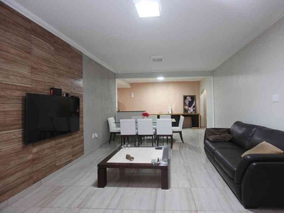 Casa com 4 quartos à venda no bairro Setor Habitacional Contagem, 400m²