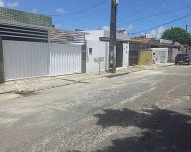 CASA EM JAGUARIBE COM 4 QUARTOS SENDO 2 SUÍTES, COM 207 M², PRÓXIMO AO IFPB, FEIRA DE JAGU