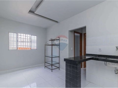 Vende-se imóvel comercial / residencial com 91m² no bairro do reduto