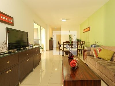 Apartamento para alugar com 4 dorms, 98m²