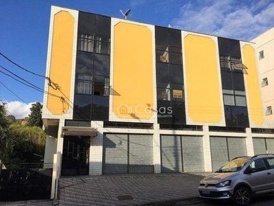 Apartamento com 2 dormitórios para alugar, 70 m² por R$ 900,00/mês - Jardim de Alá - Juiz