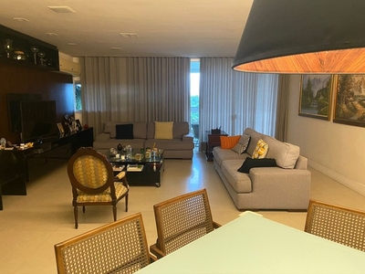 Apartamento para venda tem 205 metros quadrados com 4 quartos em Itanhangá - Rio de Janeir