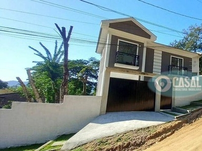 Casa com 03 Quartos à Venda em Itaipu - Niterói/RJ.